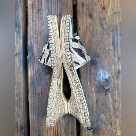 Andre Assous‎ Animal Print Slides Espadrilles Kitten Heels Leather Size 10 - Picture 2 of 8